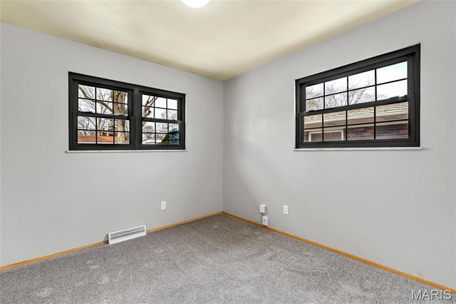 10 Hammes Drive, Florissant, MO 63031