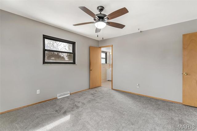 10 Hammes Drive, Florissant, MO 63031