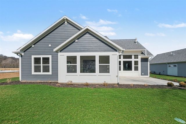 4692 Knapp Bluff Drive, Grand Rapids, MI 49525