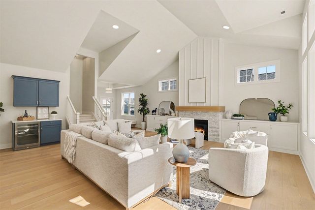 4692 Knapp Bluff Drive, Grand Rapids, MI 49525