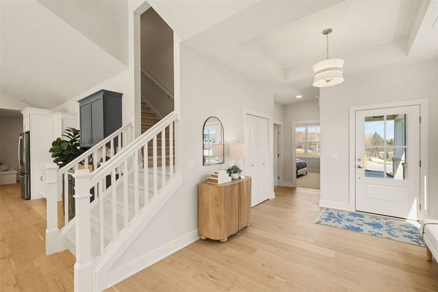 4692 Knapp Bluff Drive, Grand Rapids, MI 49525