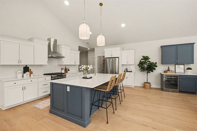 4692 Knapp Bluff Drive, Grand Rapids, MI 49525