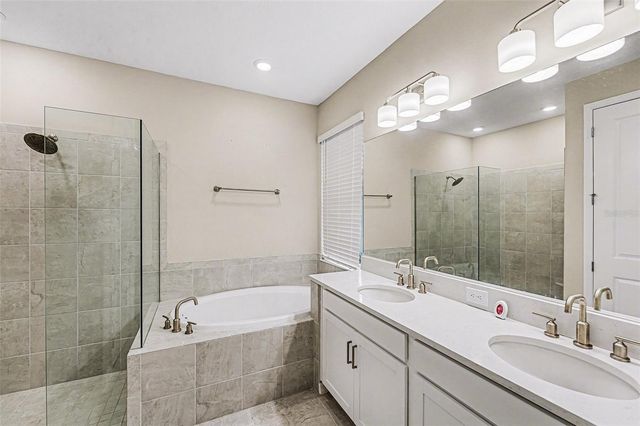 5917 OAKHAVEN LANE, Palmetto, FL 34221