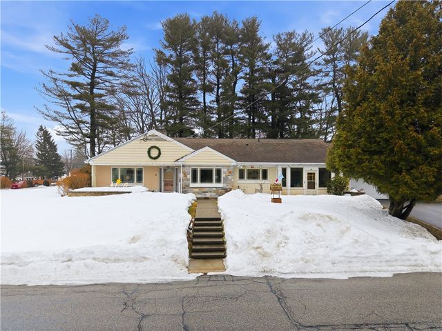 6 New Clark Road, Cumberland, RI 02864