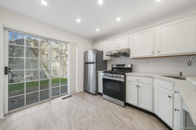 401 Park Ridge Lane, White Plains, NY 10603