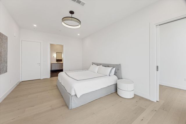1711 Allen Parkway 2605, Houston, TX 77019