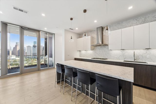 1711 Allen Parkway 2605, Houston, TX 77019