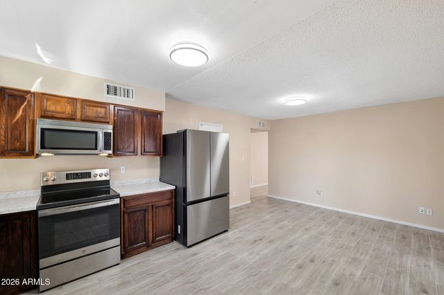 4613 W SUNNYSIDE Avenue, Glendale, AZ 85304