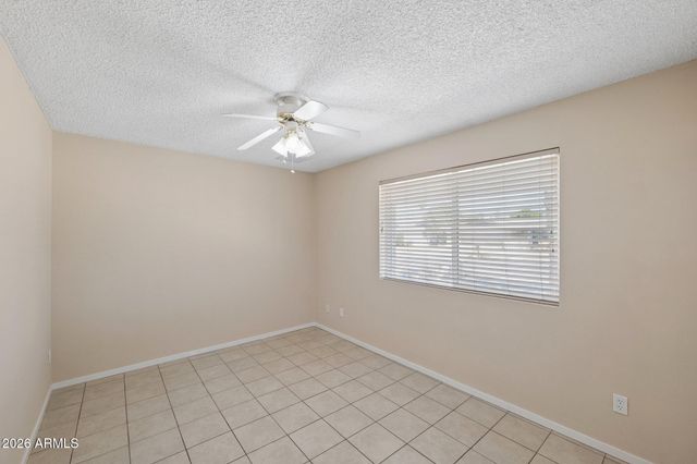 4613 W SUNNYSIDE Avenue, Glendale, AZ 85304