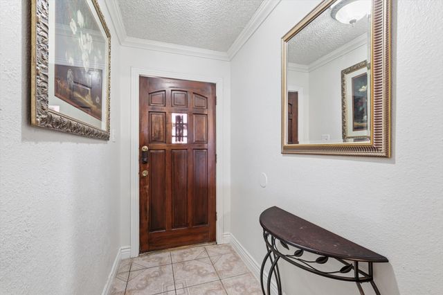 433 Overcrest Drive, Benbrook, TX 76126