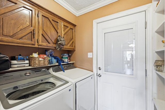 433 Overcrest Drive, Benbrook, TX 76126