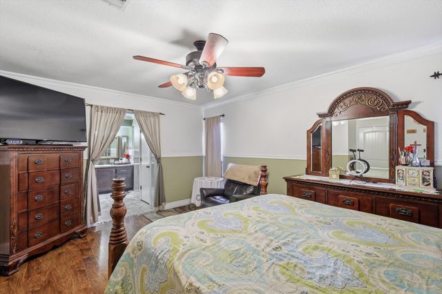 433 Overcrest Drive, Benbrook, TX 76126