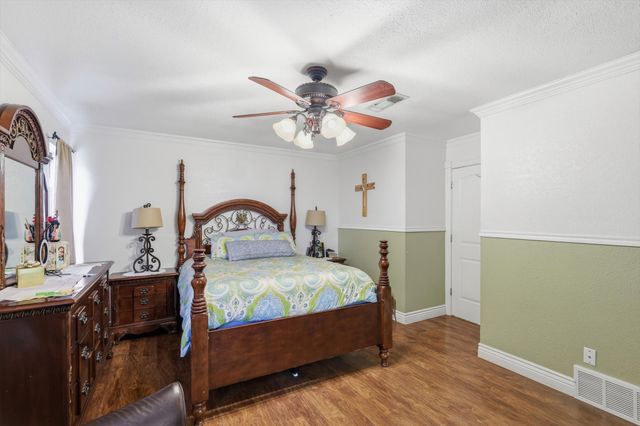 433 Overcrest Drive, Benbrook, TX 76126