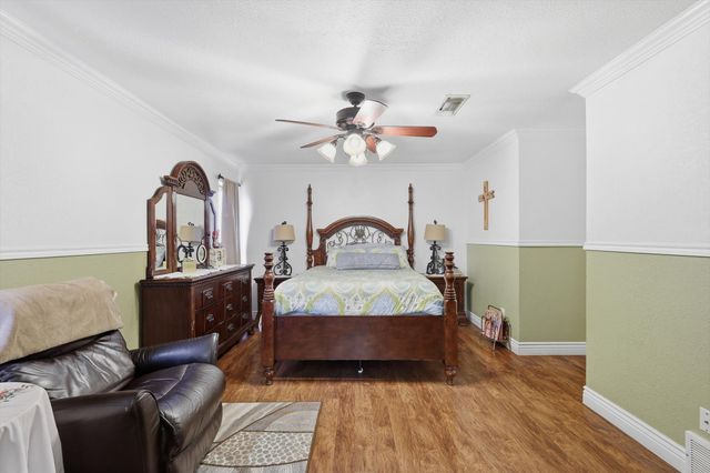 433 Overcrest Drive, Benbrook, TX 76126