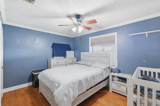 433 Overcrest Drive, Benbrook, TX 76126