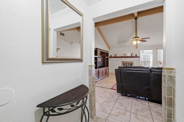 433 Overcrest Drive, Benbrook, TX 76126