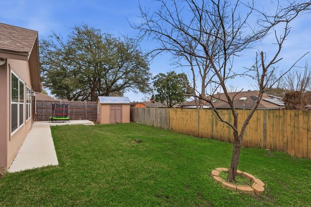433 Overcrest Drive, Benbrook, TX 76126