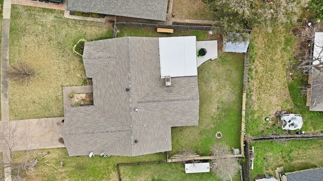 433 Overcrest Drive, Benbrook, TX 76126