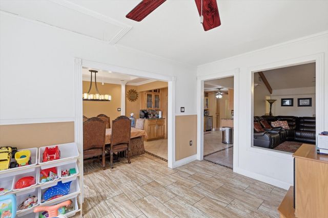 433 Overcrest Drive, Benbrook, TX 76126