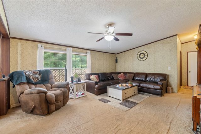 18015 Stout Mountain Road, Fayetteville, AR 72701