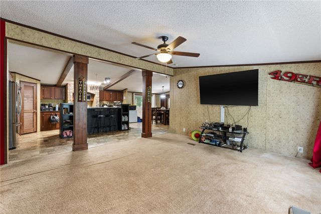 18015 Stout Mountain Road, Fayetteville, AR 72701