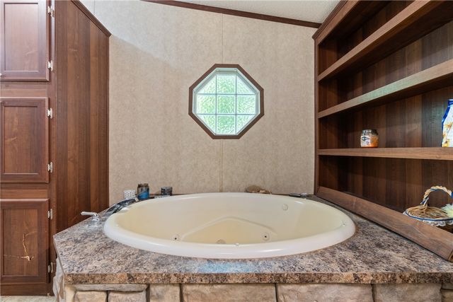 18015 Stout Mountain Road, Fayetteville, AR 72701