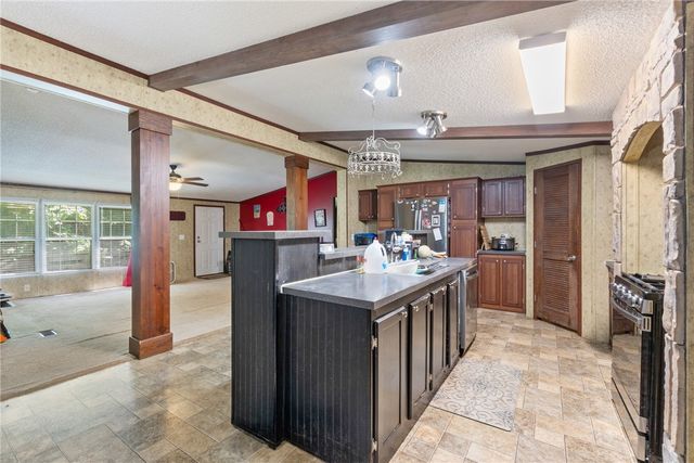 18015 Stout Mountain Road, Fayetteville, AR 72701