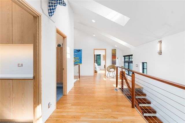 82 Nonquit Lane, Tiverton, RI 02878