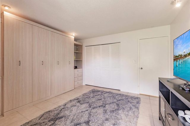 1255 E PEPPERTREE DRIVE 403, Sarasota, FL 34242