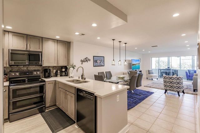 1255 E PEPPERTREE DRIVE 403, Sarasota, FL 34242