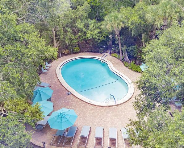 1255 E PEPPERTREE DRIVE 403, Sarasota, FL 34242