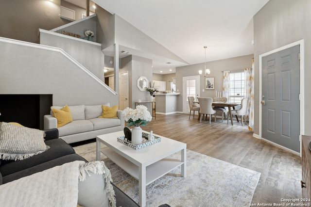 117 Chapel Hill Cir Unit 117, San Antonio, TX 78240