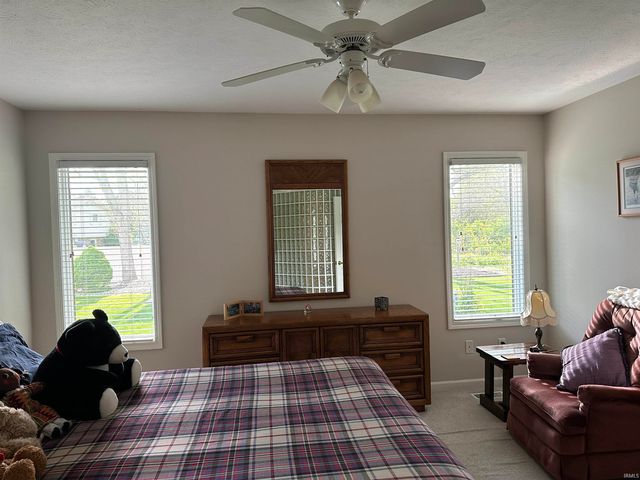 1642 Cobblestone Boulevard, Elkhart, IN 46514