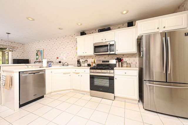 1642 Cobblestone Boulevard, Elkhart, IN 46514