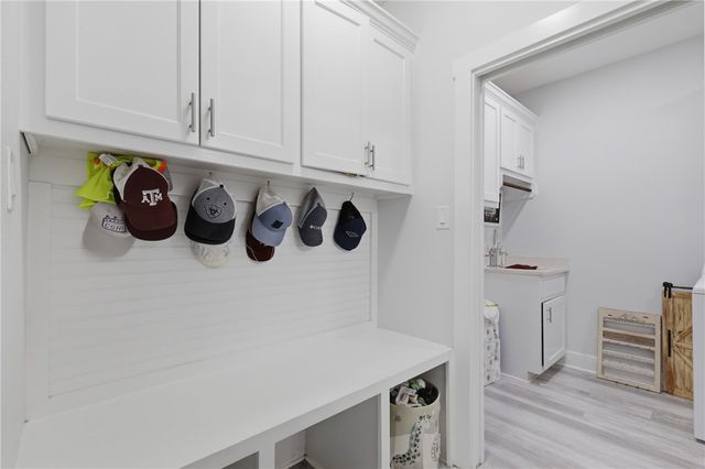 3553 North Country Drive, Bryan, TX 77808