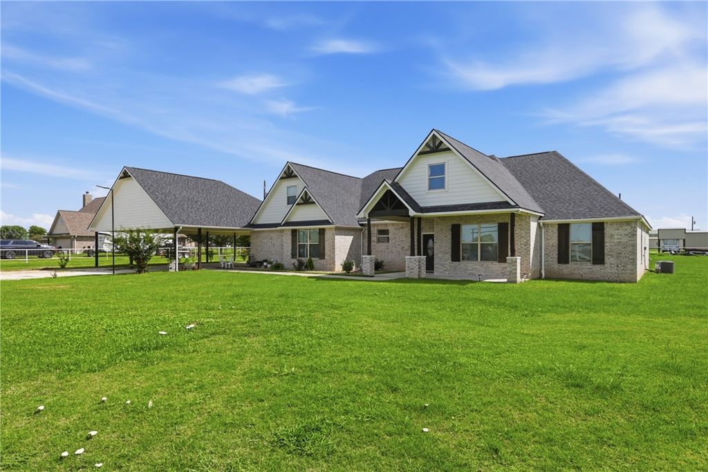 3553 North Country Drive, Bryan, TX 77808