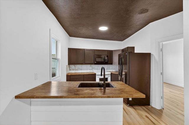 934 Butterworth Street, Grand Rapids, MI 49504