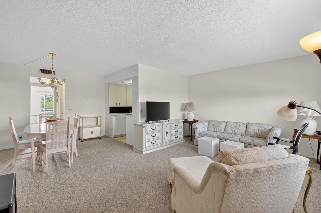 Image 12 of property listing at 4093 Wolverton E 4093, Boca Raton, FL 33434