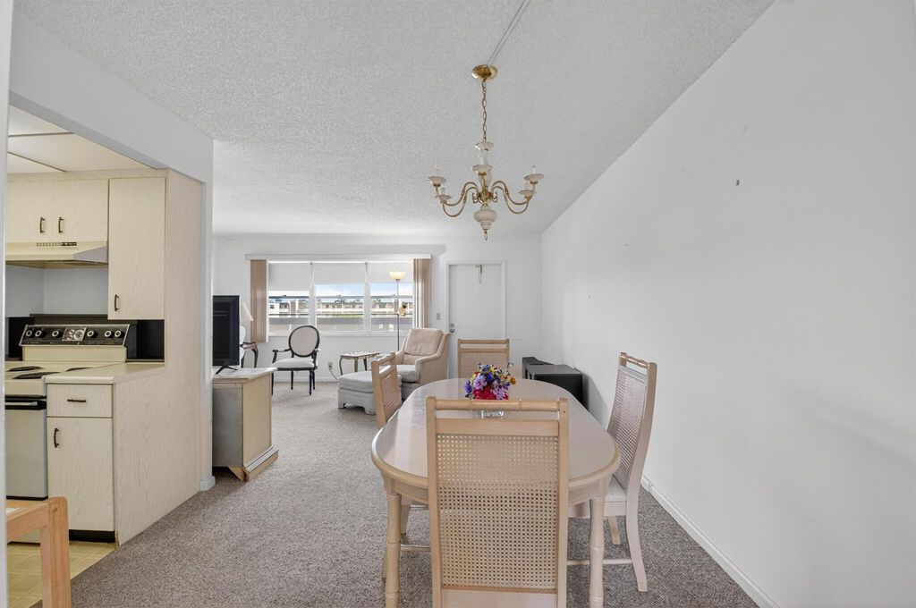 Image 16 of property listing at 4093 Wolverton E 4093, Boca Raton, FL 33434