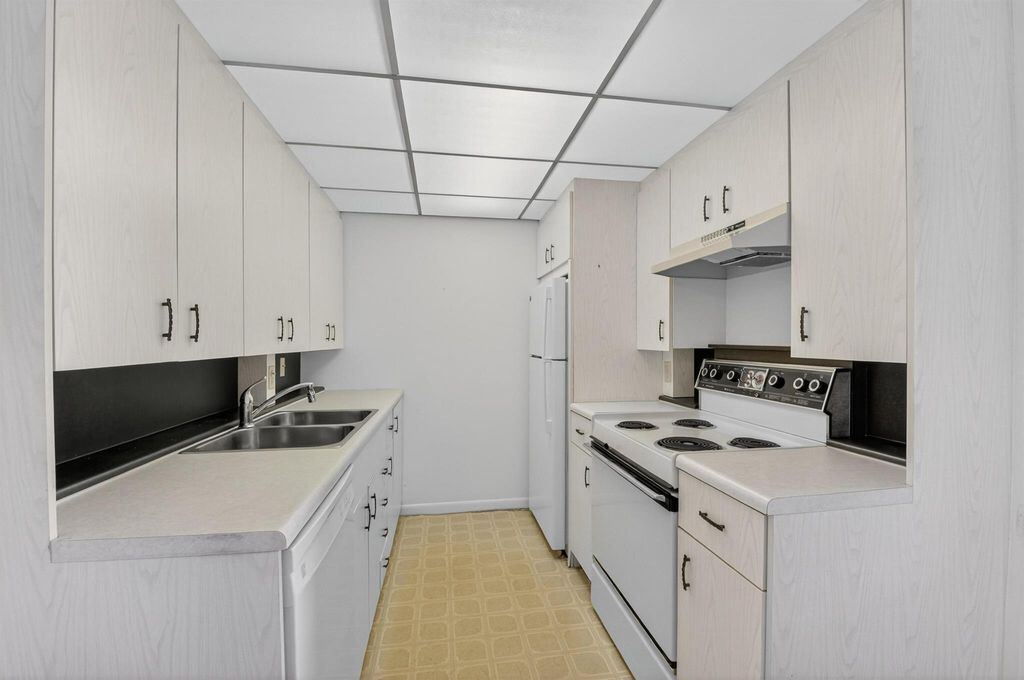 Image 17 of property listing at 4093 Wolverton E 4093, Boca Raton, FL 33434
