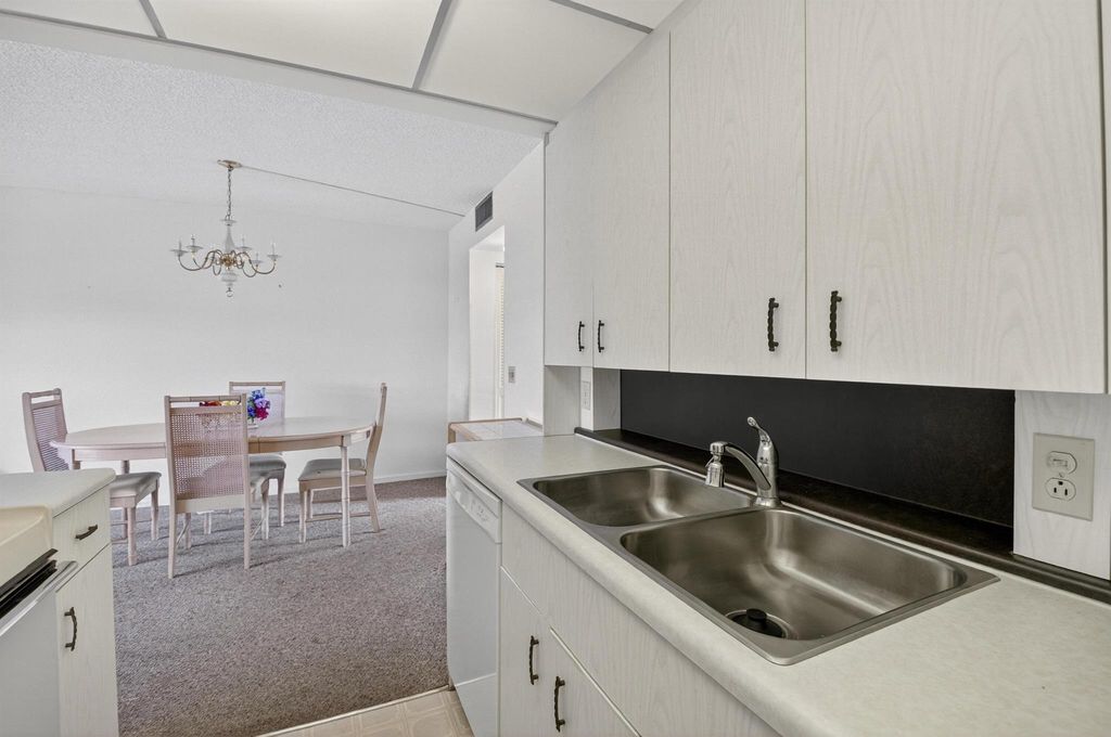 Image 21 of property listing at 4093 Wolverton E 4093, Boca Raton, FL 33434