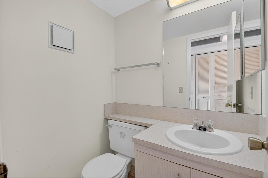 Image 22 of property listing at 4093 Wolverton E 4093, Boca Raton, FL 33434