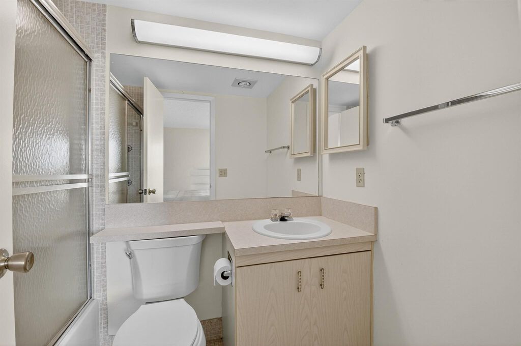 Image 27 of property listing at 4093 Wolverton E 4093, Boca Raton, FL 33434