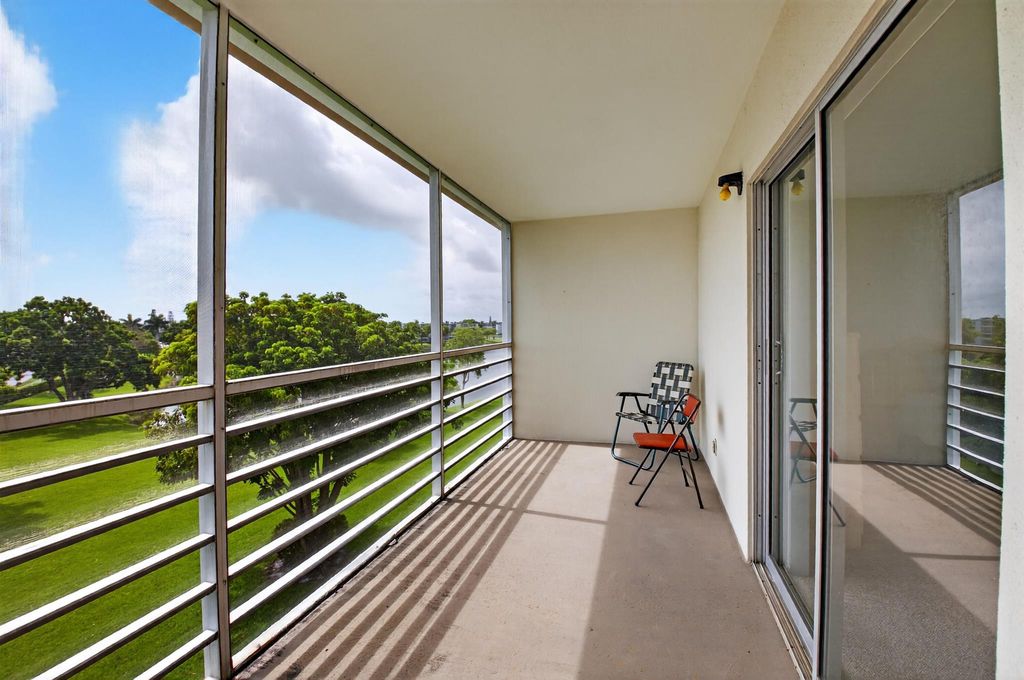 Image 29 of property listing at 4093 Wolverton E 4093, Boca Raton, FL 33434