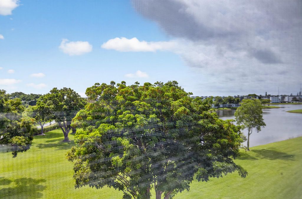Image 32 of property listing at 4093 Wolverton E 4093, Boca Raton, FL 33434