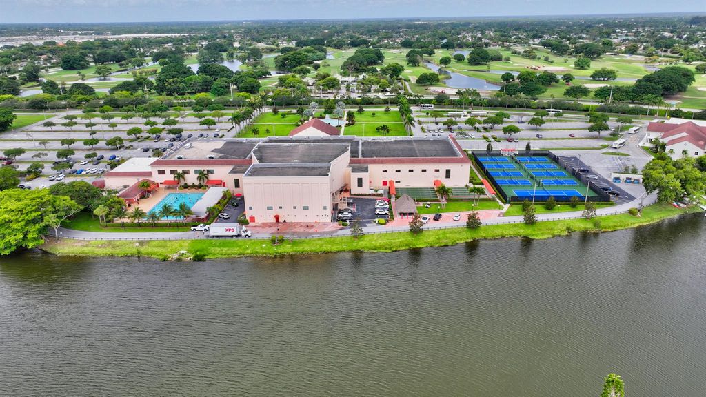 Image 81 of property listing at 4093 Wolverton E 4093, Boca Raton, FL 33434