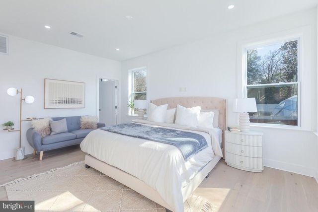 1615 IRVING ST NE, Washington, DC 20018