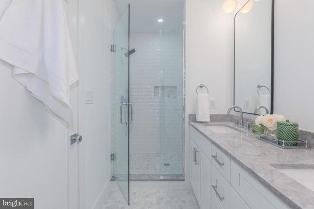 1615 IRVING ST NE, Washington, DC 20018