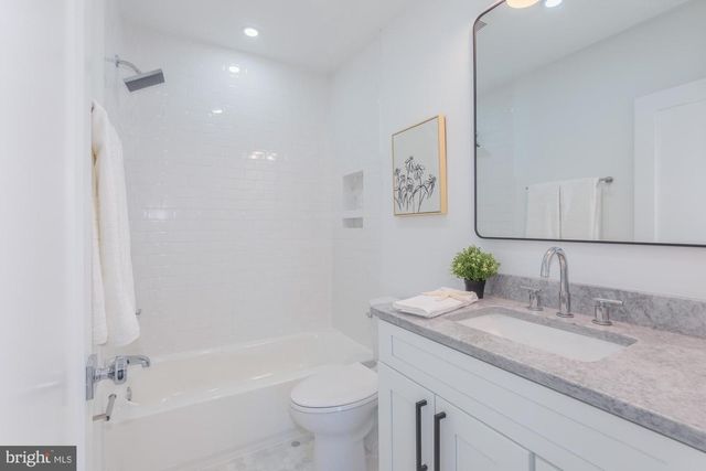 1615 IRVING ST NE, Washington, DC 20018