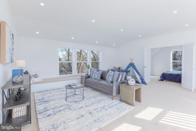 1615 IRVING ST NE, Washington, DC 20018